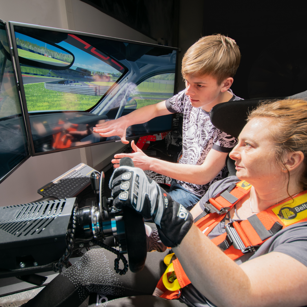 F1 Simulator | © TRENKER